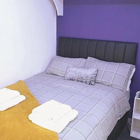 The Ritz - St Lukes Apartment *