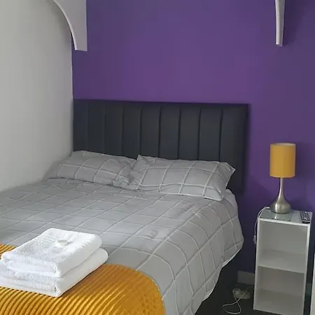 The Ritz - St Lukes Apartment *